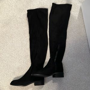 NWT Tall flat boots